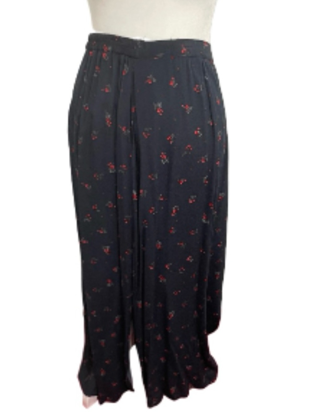 NWT Stonebridge Vintage Sophisticated Lady Black  Maxi Skirt w/ Red Floral Print